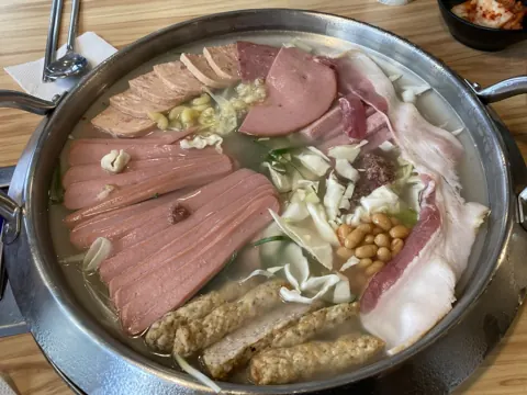 부대찌개 조리 준비 참고 사진