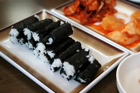 충무김밥 완성 요리 참고 사진