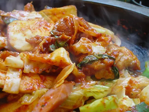 닭갈비 완성 요리 참고 사진