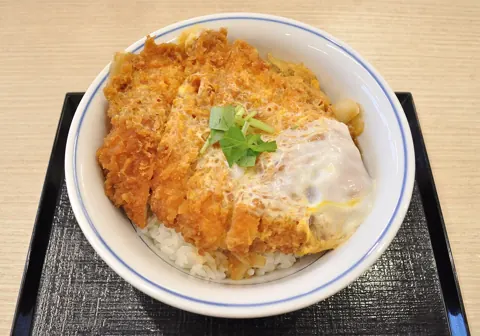 가츠동 완성 요리 참고 사진